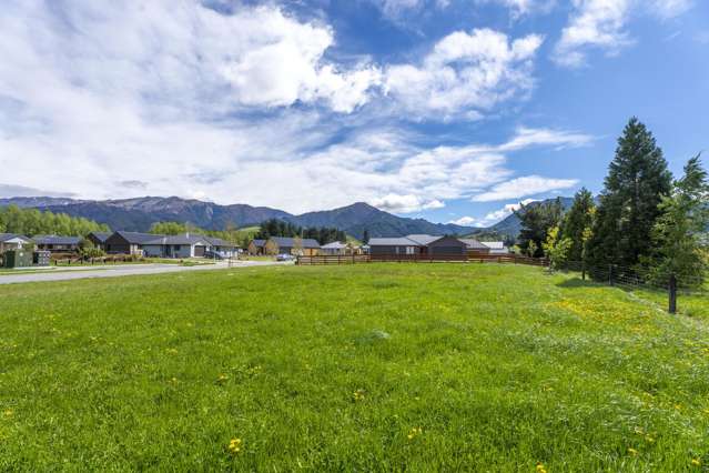 Rare large section in Chatterton River Estate