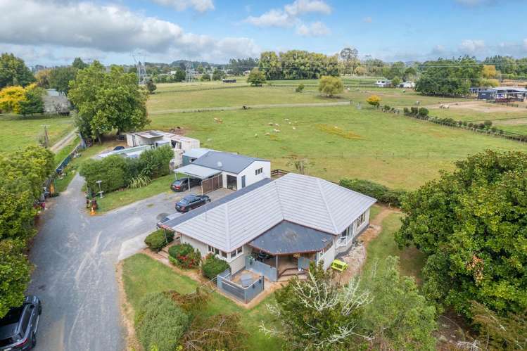 211 Racecourse Road_4