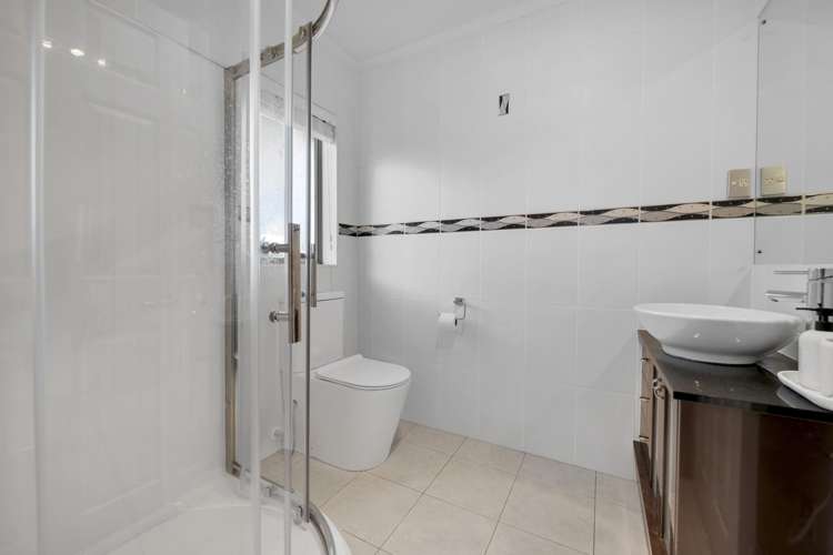 19 Gibbston Crescent Flat Bush_17