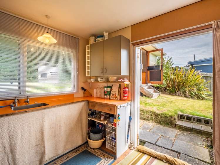 32 Peace Street Taieri Mouth_9