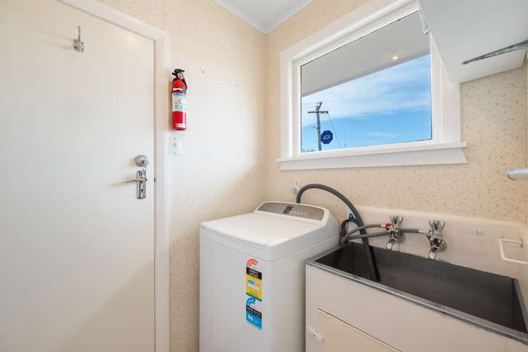 8 Ruthken Crescent Springlands_15