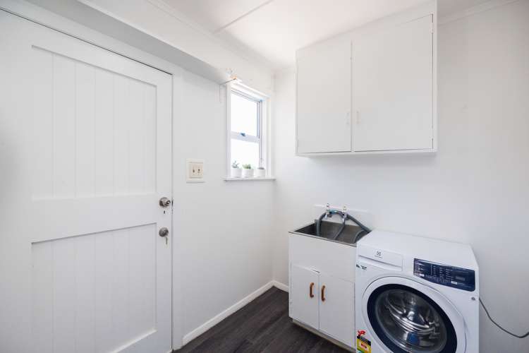 928 Tremaine Avenue Roslyn_13