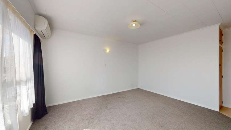 2/13 Victoria Street 10516_2