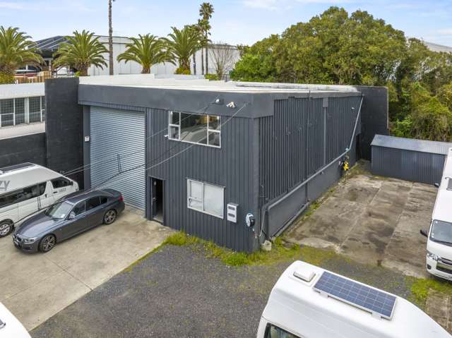 Standalone industrial with yard – Mt Wellington