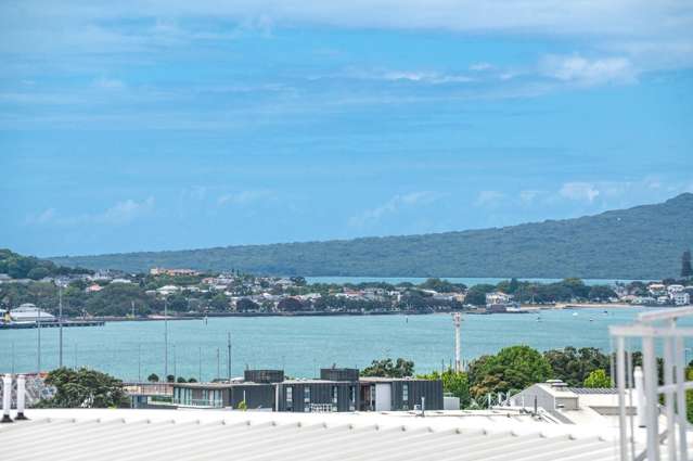 Premium Apartment with Stunning Water Views