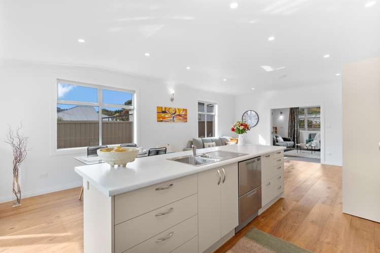267 Gladstone Road North Wingatui_16