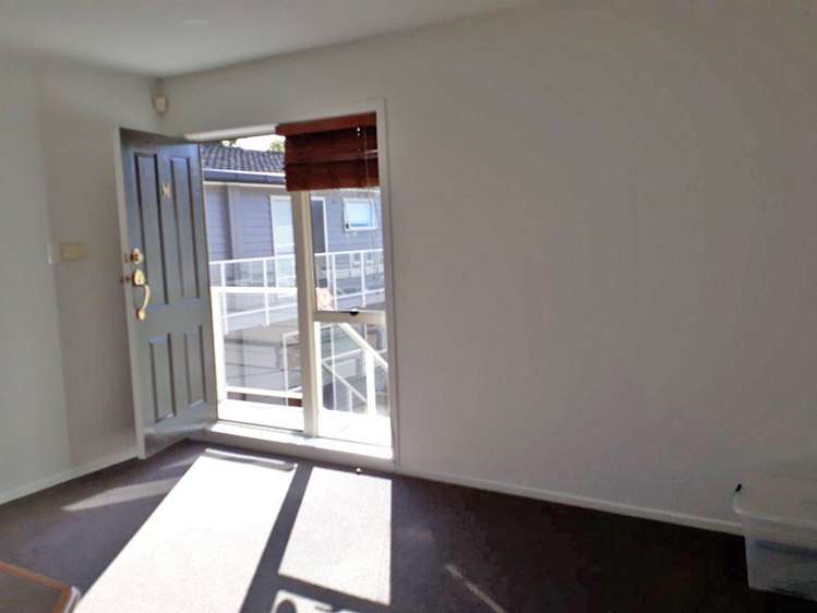 10/M Sylvan Ave East 1728_4