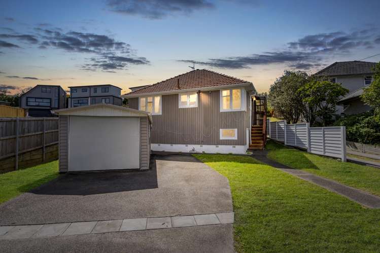 44 Castledine Crescent_0