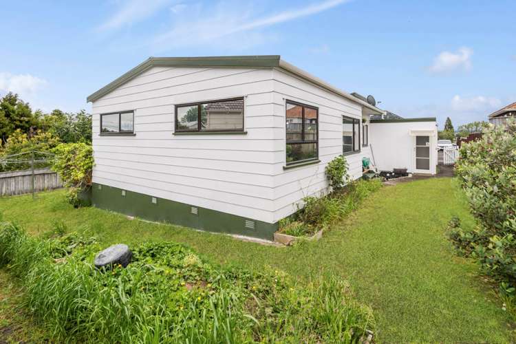 2/177 Edmonton Road Te Atatu South_13