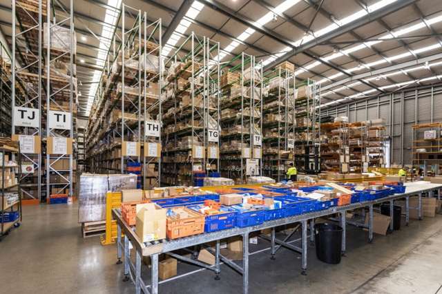 8 Orbit Drive Albany_2