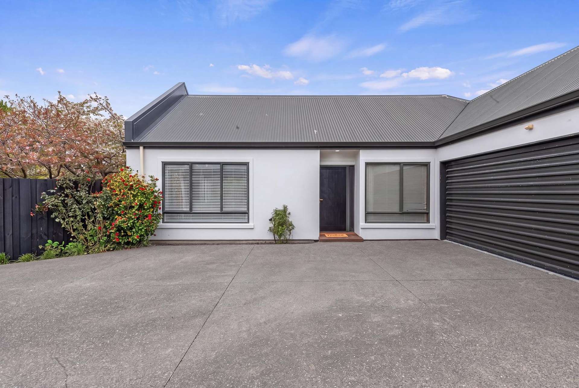 2/8 Hamish Place Westmorland_0