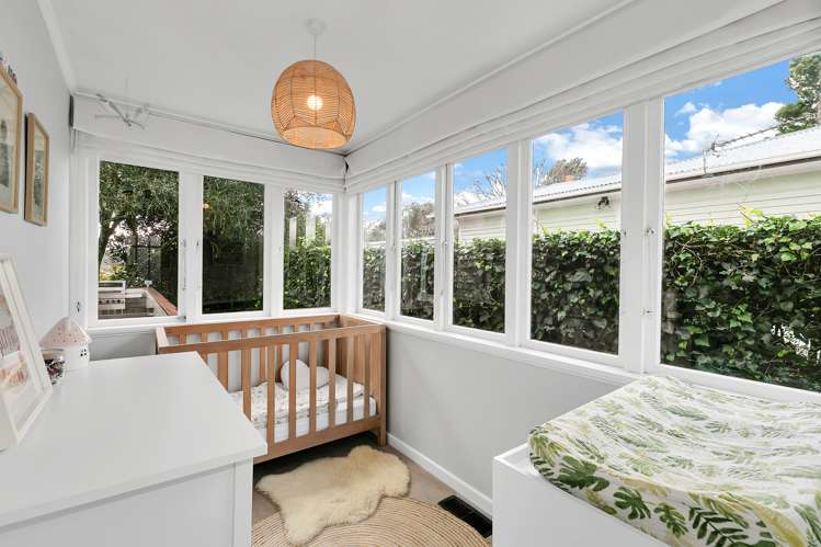 8 Challinor Crescent Mount Albert_11