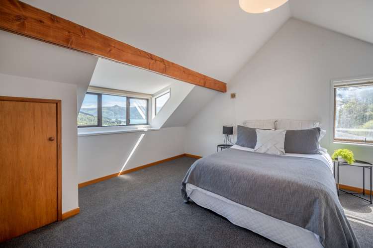 19 Settlers Hill Akaroa_11