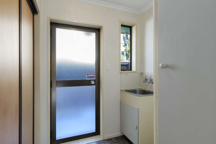 2/244 Main North Road Redwood_11