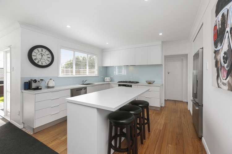 17 Tarahua Road Vogeltown_2