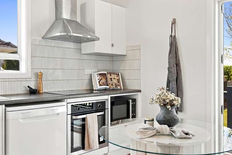 35 Trafalgar Street Westown_13