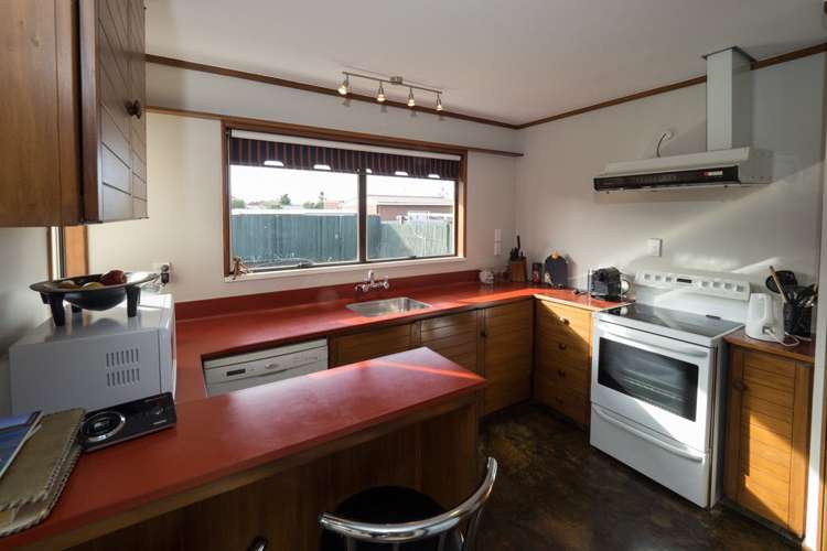 8 Churchill Avenue Allenton_13