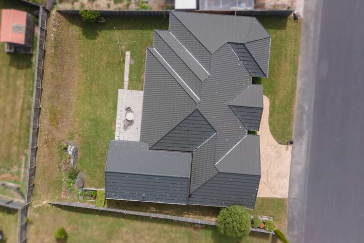 35 Ring Lane Paparangi_19