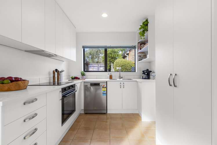 Unit 17/37 Fields Parade Oteha Valley_11