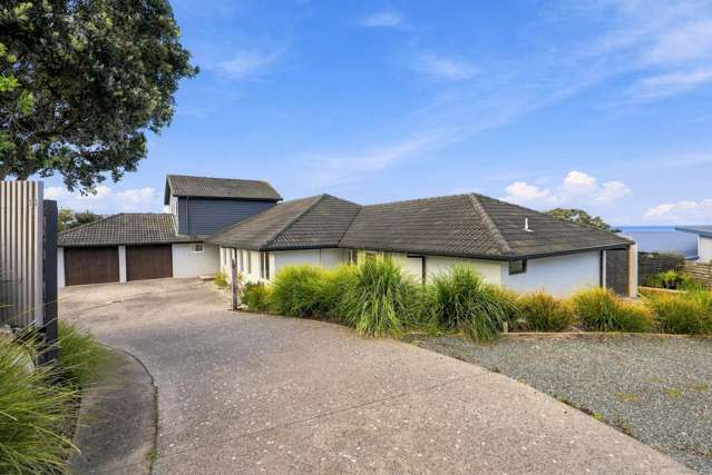 33 Lax Crescent Leigh_3