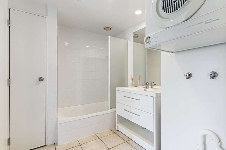 1b/10 Crown Lynn Place New Lynn_8