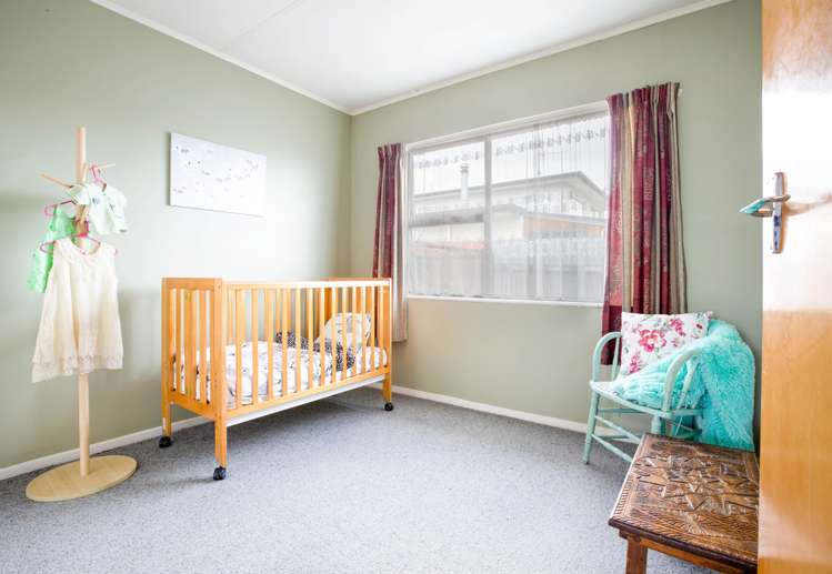 2/13 Derby Street Stoke_9