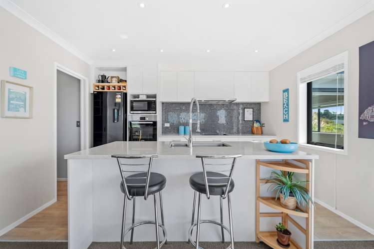 23 Woodridge Drive Stanmore Bay_7