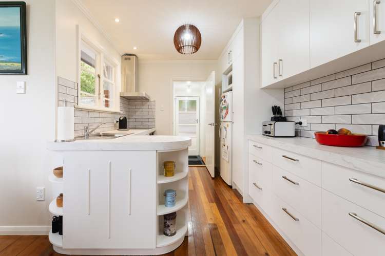 45 Easther Crescent Kew_11