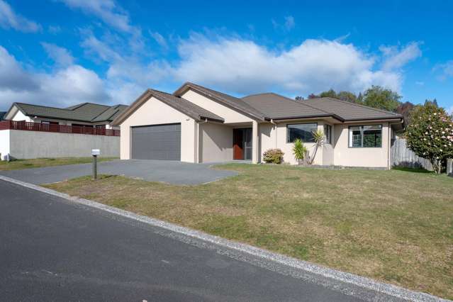 Family Living Made Easy - Prime Lynmore Location