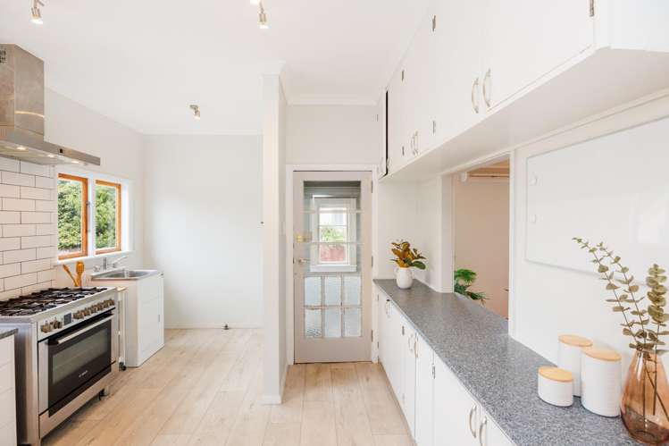 24 Vernon Avenue Takaro_11