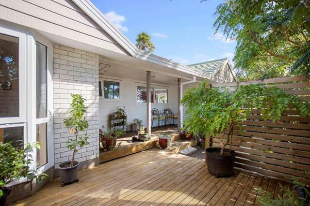 303 Hobsonville Road Hobsonville_2