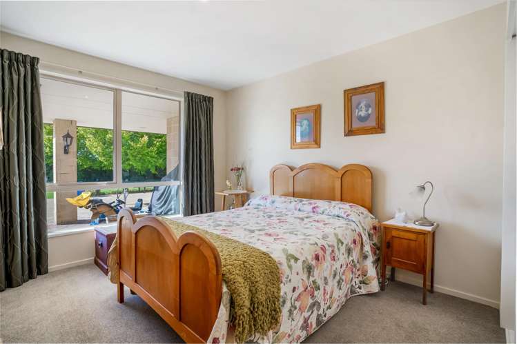 33 Longwood Drive Winton_16