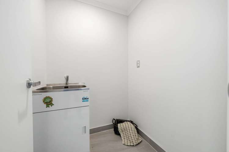 5 Panakenake Way Flat Bush_6