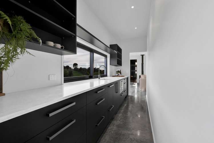 29 Washer Road Omata_13