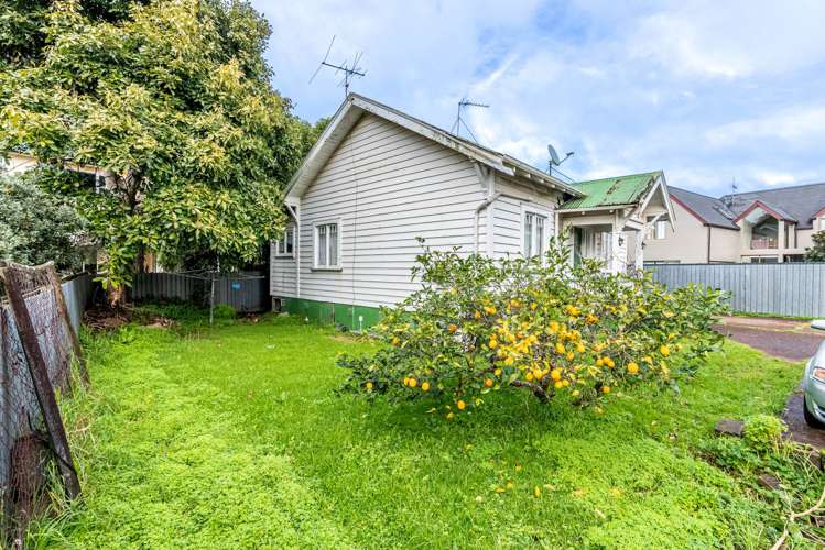 23 & 23A Campbell Road Royal Oak_6