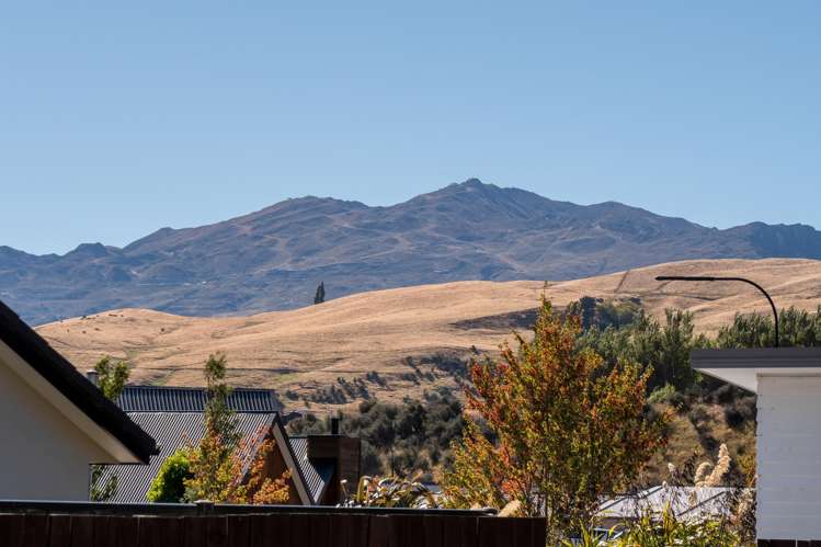 72 Risinghurst Terrace Lower Shotover_17