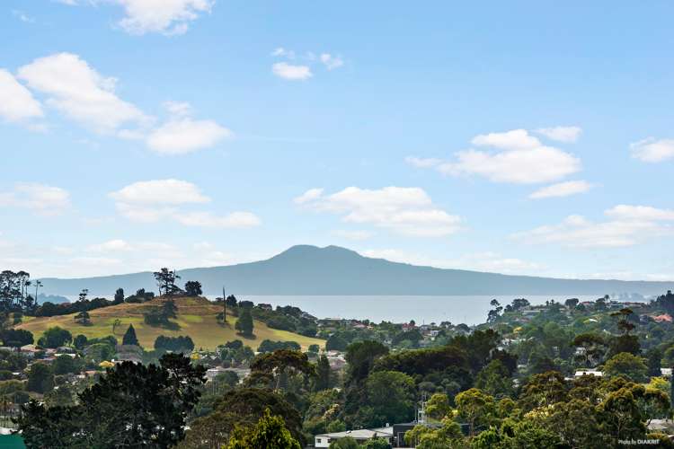 79 Bradbury Road Botany Downs_1