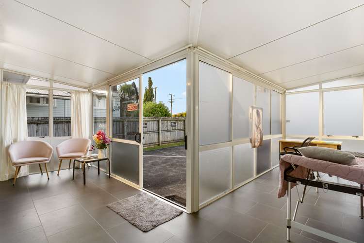 7 Woodford Avenue Henderson_18