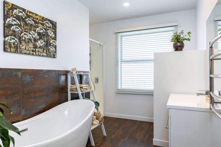 16 River Terrace Renwick_13