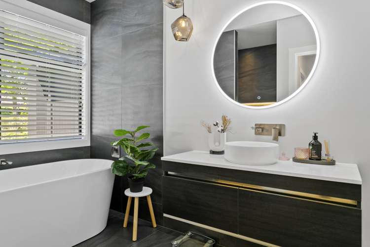 139 Mapara Road Acacia Bay_32