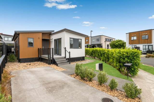 URGENT SALE  STANDALONE FREEHOLD CORNER HOME