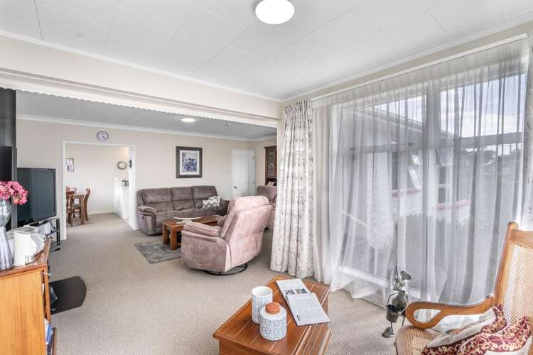 63 Edinburgh Crescent Waikiwi_3