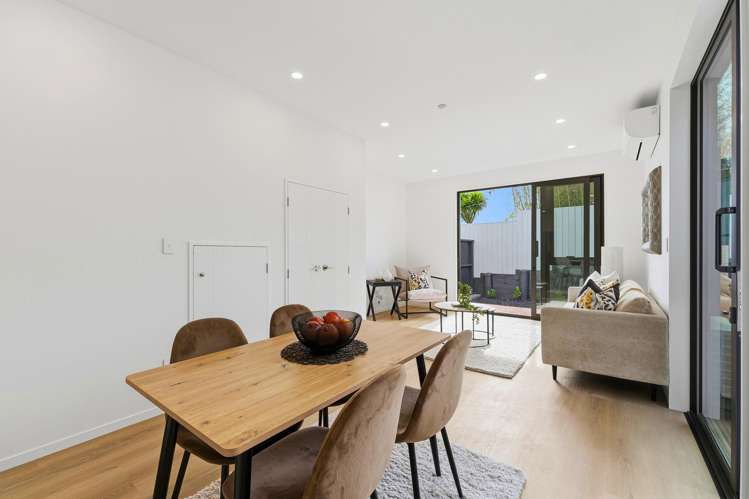 7/137 Moore Street Hillcrest_2