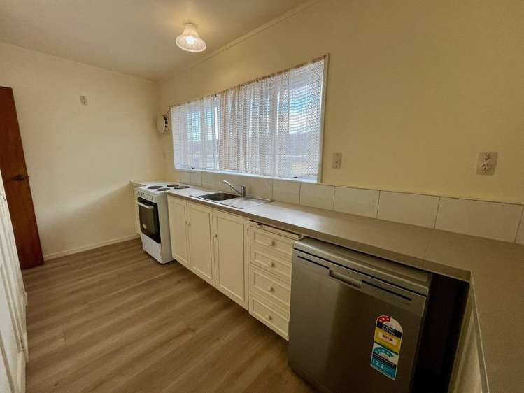 2/105 Landscape Road Mount Eden_6