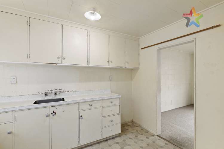 8c Montgomery Crescent Clouston Park_5