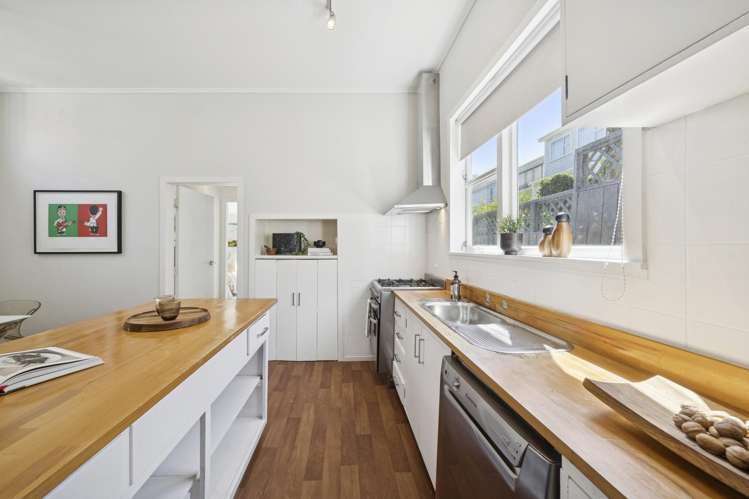 66 Te Wharepouri Berhampore_9