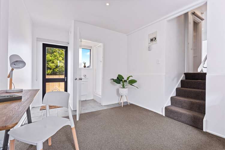 1/307a Wairau Road Totara Vale_16