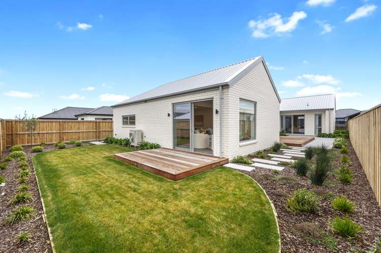 27 Harlequin Drive_1