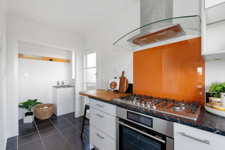 60 Tiroroa Avenue Te Atatu South_9