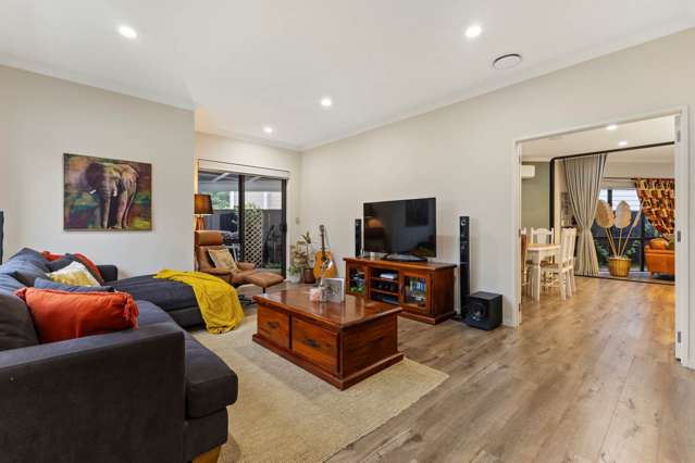 6 Koromeke Street Flat Bush_2